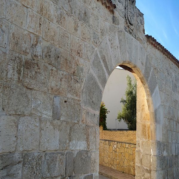 Arco-de-Abajo-uno-de-los-dos-del-pueblo