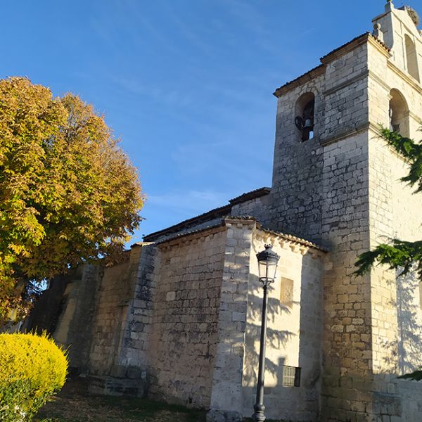 Torre-y-lateral-de-la-iglesia-de-Santa-Maria-la-Mayor