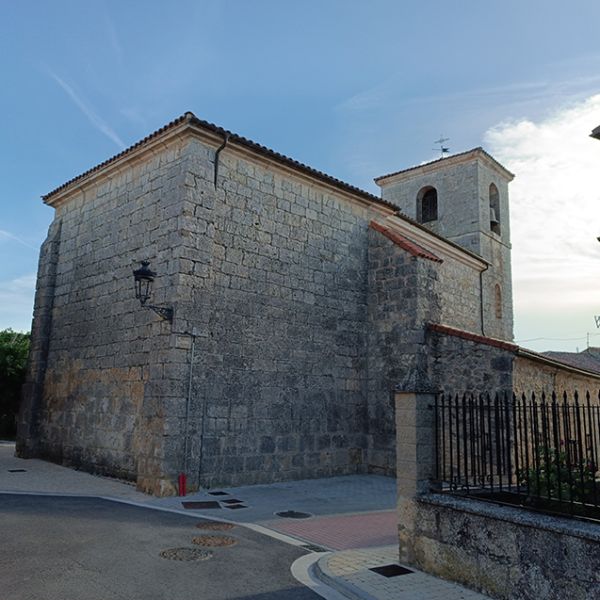 Vista-del-abside-rectangular-de-la-iglesia